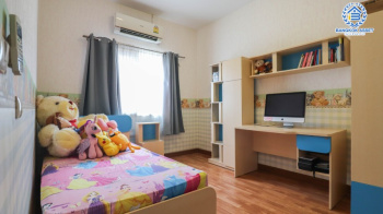 *****ทาวน์เฮ้าส์มือสอง โซนนนทบุรี ม.กัสโต้ ปิ่นเกล้า-จรัญสนิทวงศ์ เนื้อที่กว้าง 20.70 ตร.ว. ฟังก์ชัน 4 ห้องนอน 3 ห้องน้ำ ที่จอดรถ 2 คัน บ้านคุณภาพจากแบรนด์ Q HOUSE สภาพสวย พร้อมเข้าอยู่ มีเฟอร์นิเจอร์บิ้วอินให้ทั้งหลัง บนทำเลเดินทางสะดวก ใกล้รถไฟฟ้าสายสีแดง "สถานีบางบำหรุ" และทางด่วน "ศรีรัช"